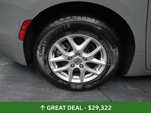 Used 2025 Chrysler Pacifica Select image 18