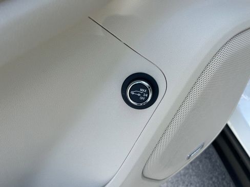 Used 2023 GMC Acadia Denali w/ Denali Ultimate Package image 36