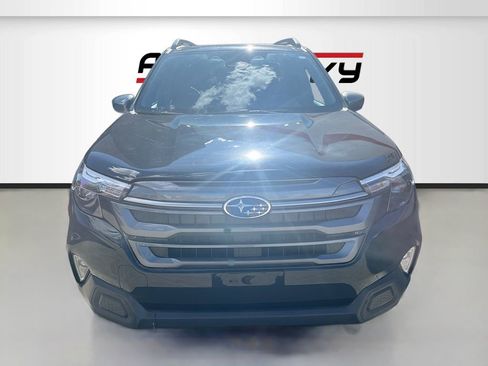 Used 2025 Subaru Forester Premium w/ Convenience Package #1 AWD/4WD image 2