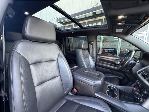 Used 2021 Chevrolet Suburban LT RWD image 36