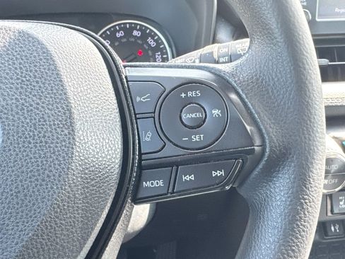 Used 2019 Toyota RAV4 XLE w/ Convenience Package FWD image 22