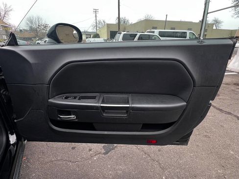 Used 2013 Dodge Challenger SXT image 13
