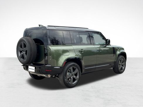 Used 2026 Land Rover Defender 110 X-Dynamic SE AWD/4WD image 9