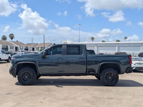 Used 2026 Chevrolet Silverado 2500 ZR2 w/ LPO, Dark Essentials Package AWD/4WD image 9