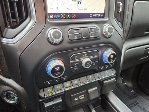 Used 2020 GMC Sierra 1500 AT4 w/ Technology Package AWD/4WD image 28