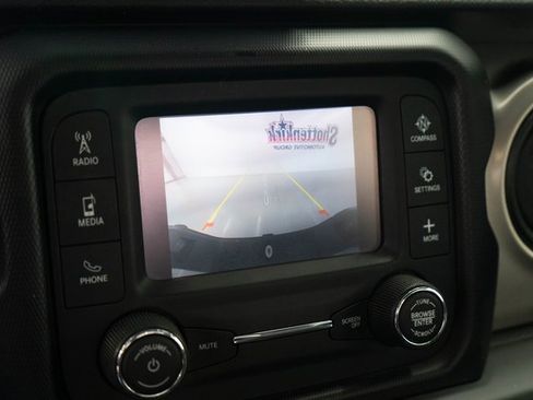 Used 2020 Jeep Gladiator Sport image 29