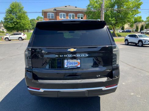 New 2026 Chevrolet Suburban LT w/ Comfort Package AWD/4WD image 6