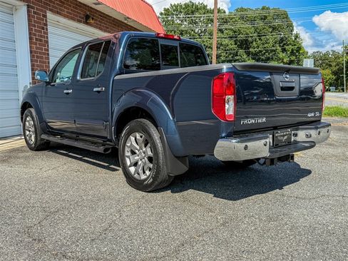 Used 2019 Nissan Frontier SL AWD/4WD image 19