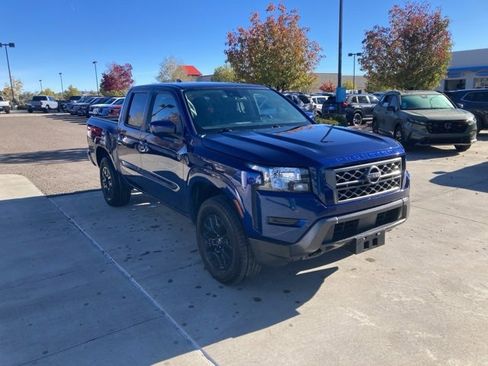 Used 2023 Nissan Frontier SV image 4