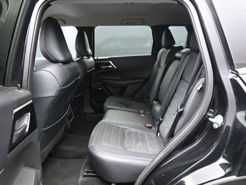 Used 2025 Mitsubishi Outlander SE AWD/4WD image 25