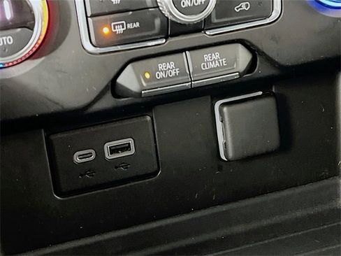 Used 2022 GMC Yukon SLE w/ Gmc Pro Safety Plus Package image 20