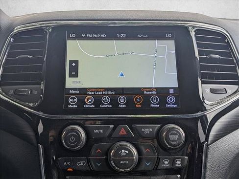 Used 2020 Jeep Grand Cherokee Laredo w/ Quick Order Package 2BN North AWD/4WD image 15