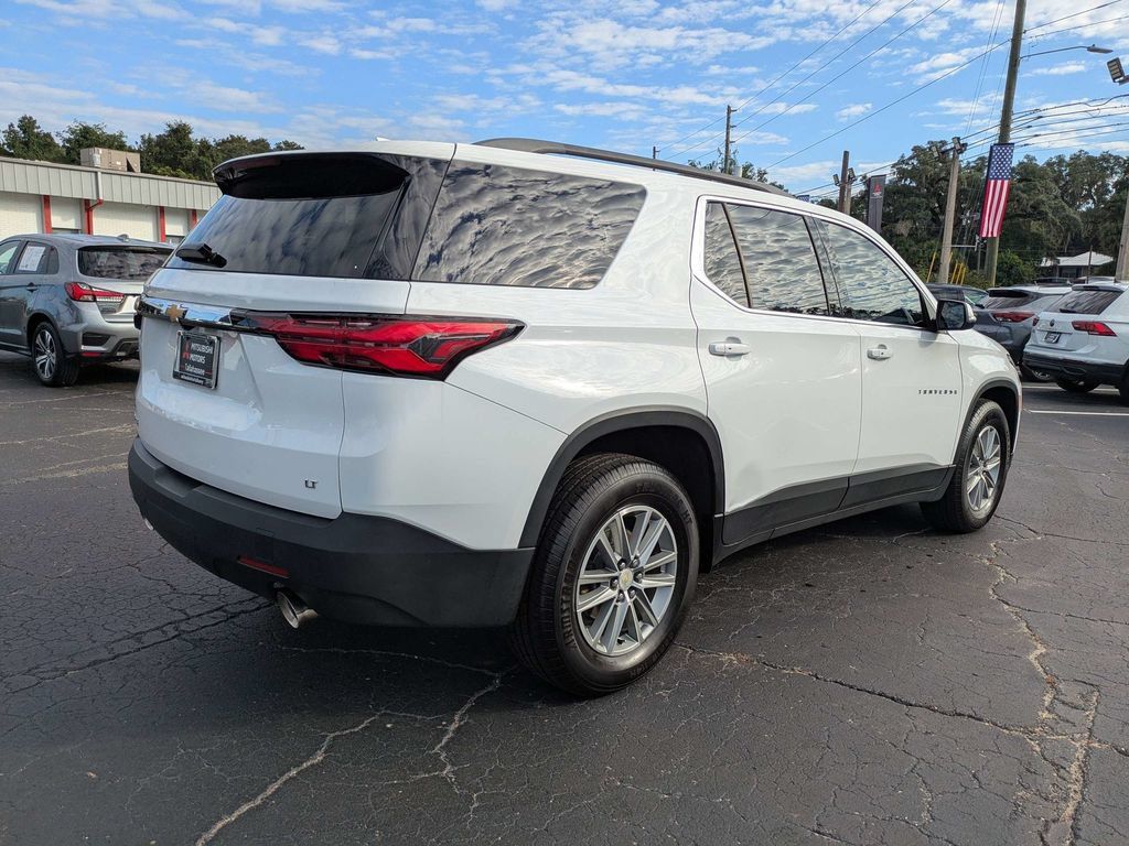 Used 2023 Chevrolet Traverse LT FWD image 4