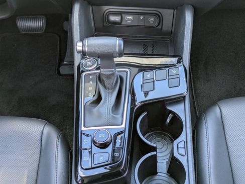 Certified 2024 Kia Sportage EX image 16