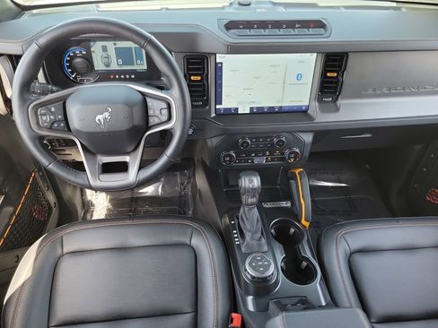 Used 2024 Ford Bronco Badlands AWD/4WD image 4
