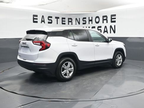 Used 2024 GMC Terrain SLE image 5