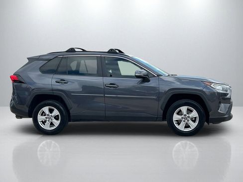 Used 2020 Toyota RAV4 XLE image 4