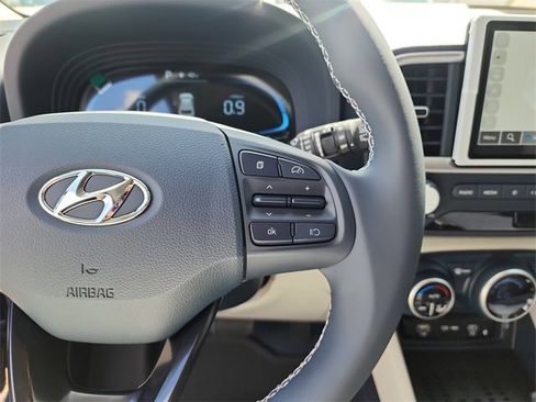New 2025 Hyundai Venue Limited image 26