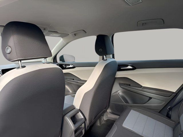 Certified 2025 Volkswagen Taos S AWD/4WD image 6