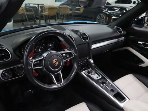 Used 2019 Porsche 718 Boxster RWD image 20