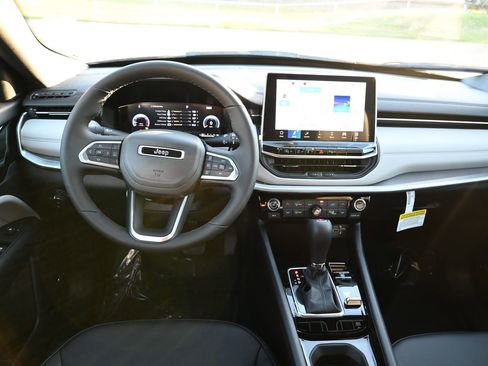 New 2026 Jeep Compass Limited w/ Sun, Sound & Navigation Group image 15