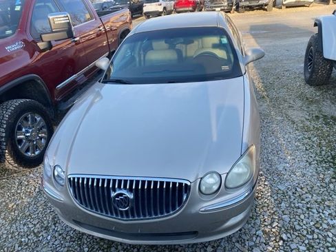 Used 2009 Buick LaCrosse CXL image 2