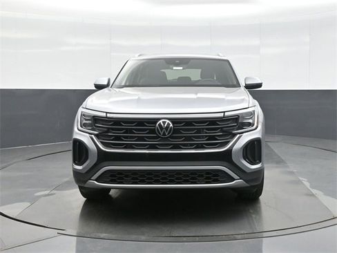 New 2026 Volkswagen Atlas Cross Sport SE image 2