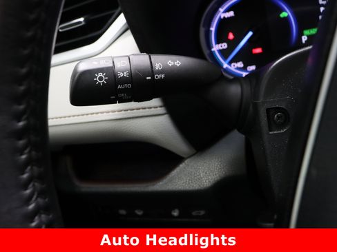 Certified 2020 Toyota RAV4 Limited image 28