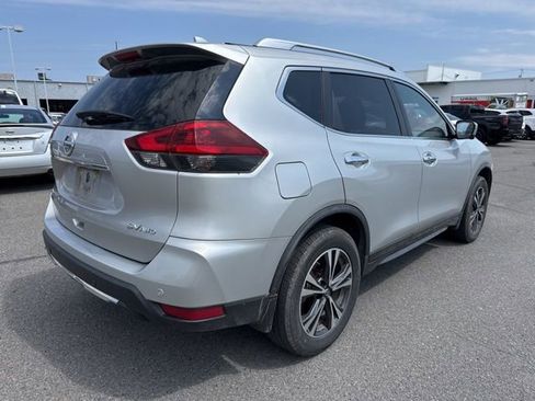 Used 2020 Nissan Rogue SV w/ Sun & Sound Touring Package AWD/4WD image 5