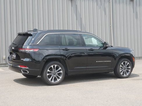 Used 2025 Jeep Grand Cherokee Overland w/ Luxury Tech Group IV AWD/4WD image 14