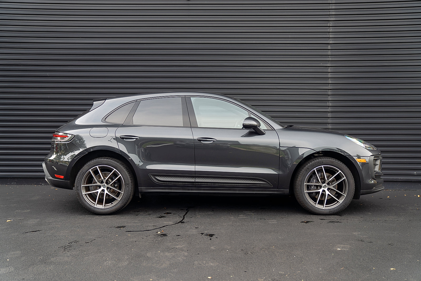 Used 2026 Porsche Macan AWD/4WD image 27