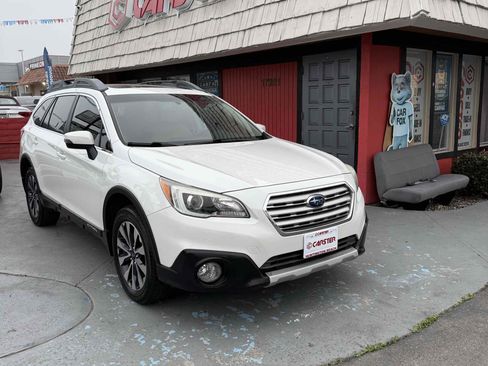 Used 2016 Subaru Outback 2.5i Limited image 2
