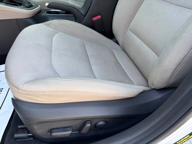 Used 2017 Hyundai Elantra Value Edition FWD image 20