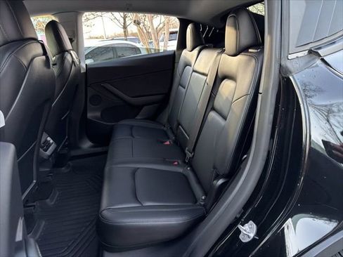 Used 2021 Tesla Model Y Long Range image 8