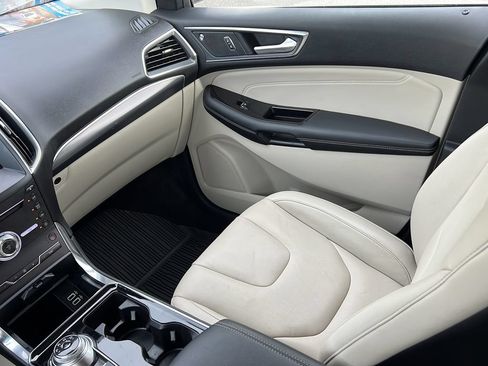 Used 2019 Ford Edge Titanium FWD image 13