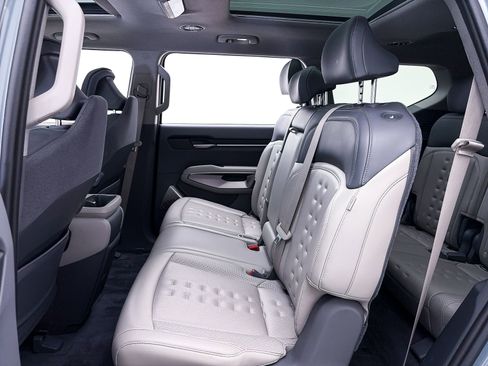 Used 2024 Kia EV9 Wind image 45