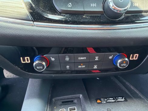 Used 2024 Buick Enclave Essence w/ Technology Package FWD image 40