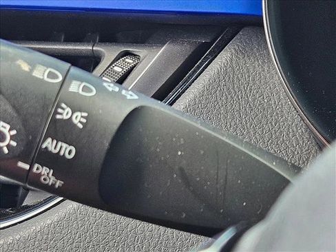 Used 2020 Toyota C-HR XLE FWD image 9