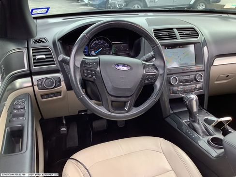 Used 2018 Ford Explorer XLT w/ Equipment Group 202A image 10