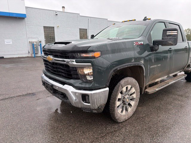 Used 2025 Chevrolet Silverado 2500 LT w/ All Star Edition AWD/4WD image 2