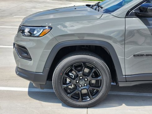 New 2026 Jeep Compass Latitude AWD/4WD image 10