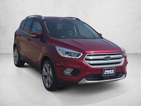 Used 2019 Ford Escape Titanium FWD image 3