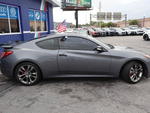 Used 2015 Hyundai Genesis 3.8 RWD image 4