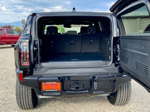New 2025 GMC Hummer EV 3X w/ LPO, Illumination Package image 17