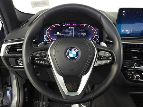 Used 2023 BMW 530e RWD image 27
