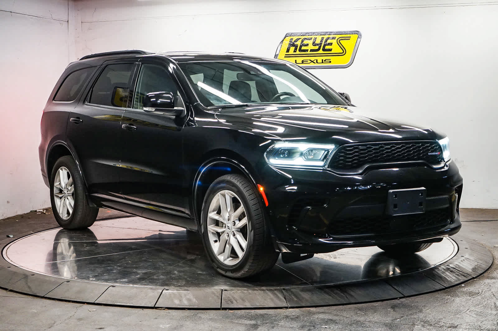 Used 2025 Dodge Durango GT AWD/4WD image 3