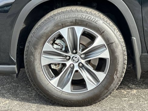 Certified 2025 Toyota Highlander XLE AWD/4WD image 26