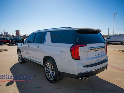 Used 2021 GMC Yukon XL Denali w/ Denali Premium Package image 5