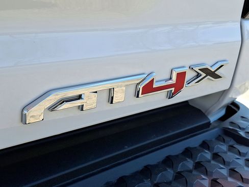 New 2025 GMC Canyon AT4 w/ AT4X Package AWD/4WD image 19
