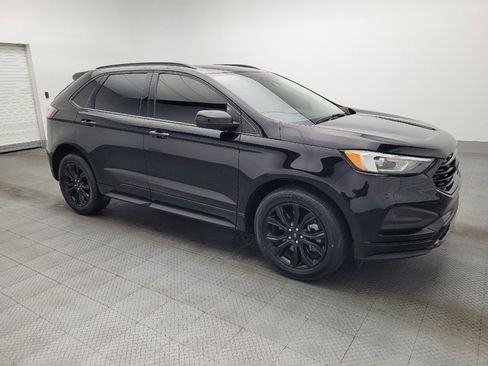 Used 2023 Ford Edge SE w/ Black Appearance Package image 11